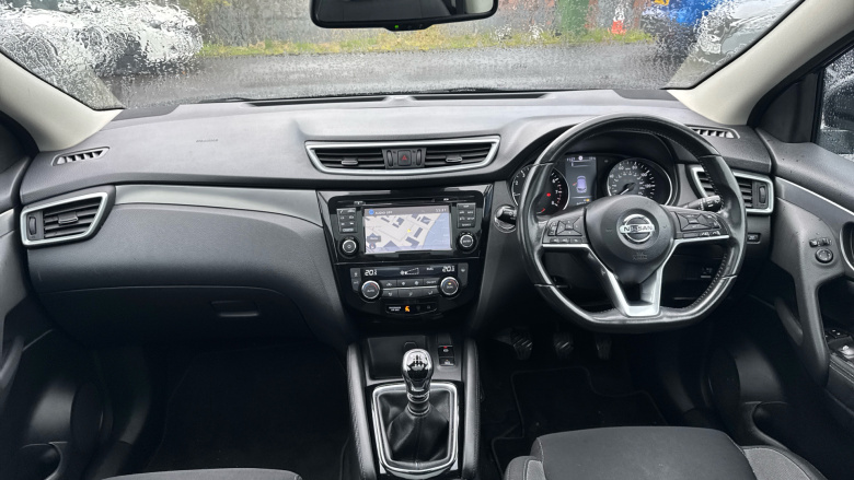 Nissan Qashqai 1.2 DiG-T N-Connecta 5dr Petrol Hatchback